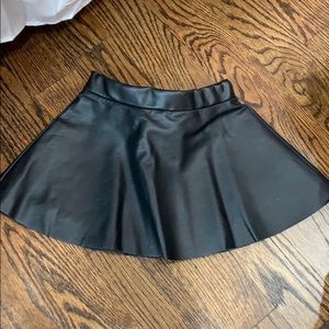 Faux leather skirt 2t-3t